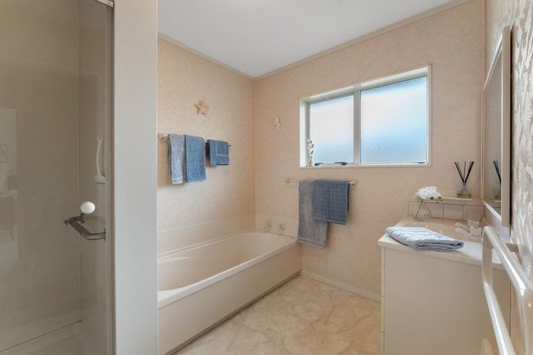 Photo of property in 8 Beach Haven Place, Paraparaumu Beach, Paraparaumu, 5032