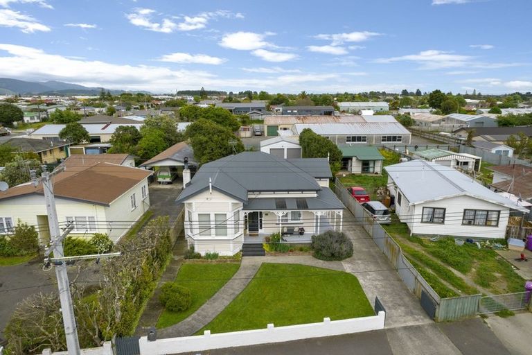 Photo of property in 39 Mako Mako Road, Levin, 5510