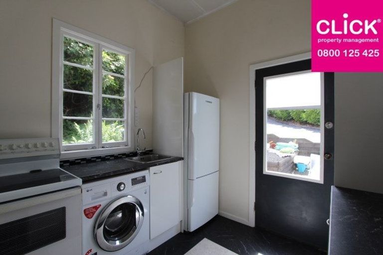 Photo of property in 64 South Road, The Glen, Dunedin, 9011