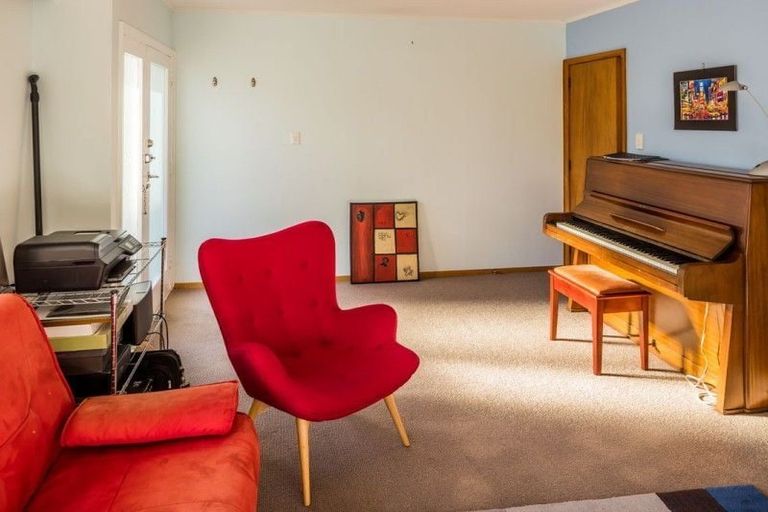 Photo of property in 2/26 Tawa Street, Eastbourne, Lower Hutt, 5013