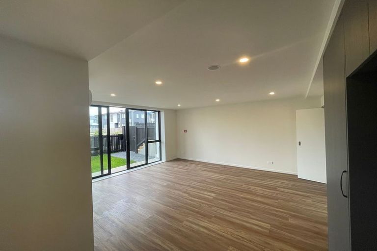 Photo of property in 1/5g Dishys Road, Flat Bush, Auckland, 2019