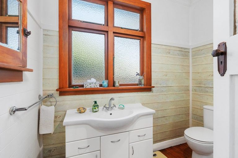 Photo of property in 182 High Street North, Carterton, 5713