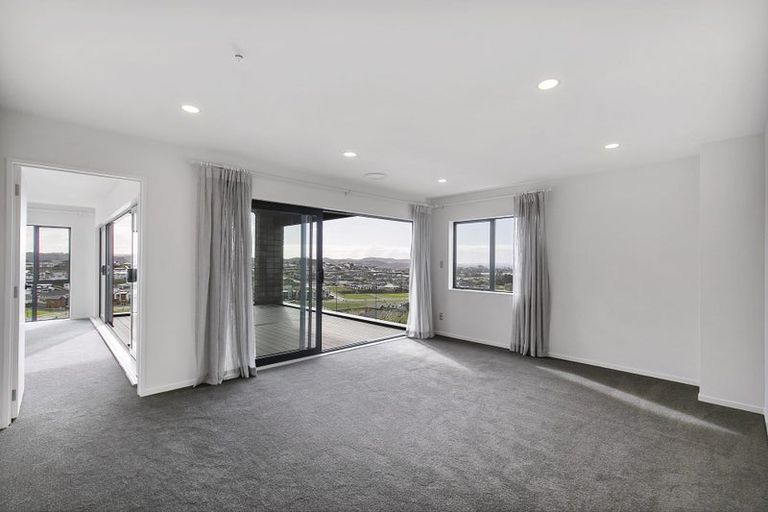 Photo of property in 98 Wainui Road, Silverdale, 0932