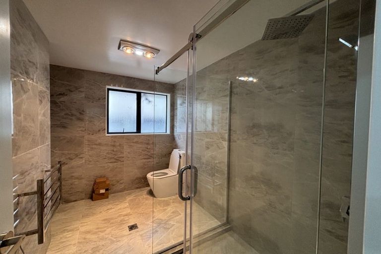 Photo of property in 50 San Valentino Drive, Henderson, Auckland, 0612