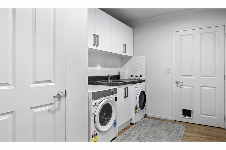 Photo of property in 14b Cameron Crescent, Rolleston, 7614