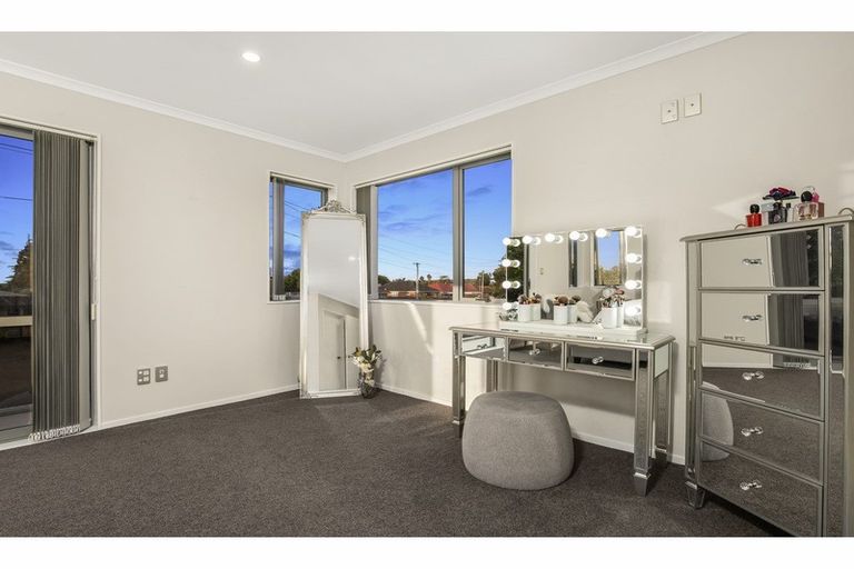 Photo of property in 13 Sunnyside Crescent, Papatoetoe, Auckland, 2025