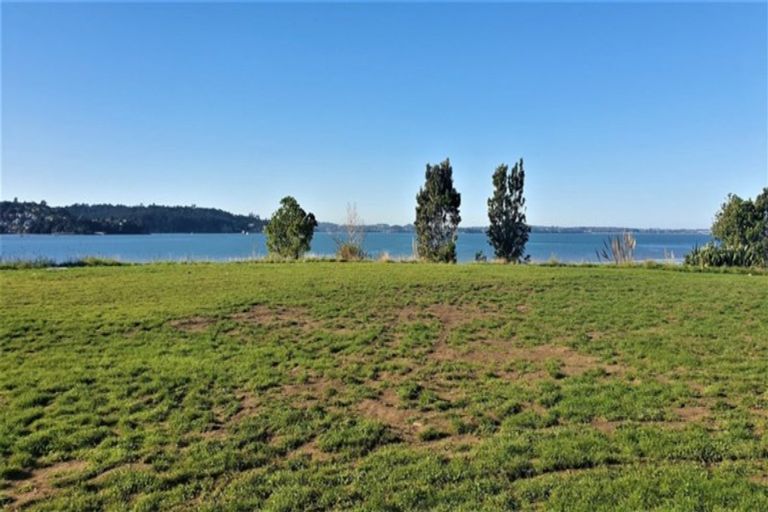 Photo of property in 30 Treloar Crescent, Hobsonville, Auckland, 0616