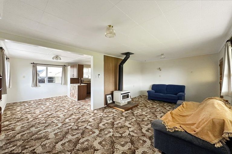 Photo of property in 5 Fookes Street, Waverley, 4510