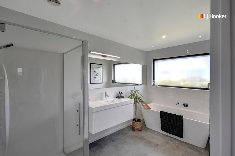 Photo of property in 10 Kinloch Place, Mosgiel, 9024