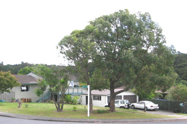 Photo of property in 102 Lynn Road, Bayview, Auckland, 0629