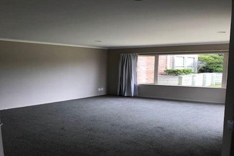 Photo of property in 33 Aspiring Terrace, Aotea, Porirua, 5024