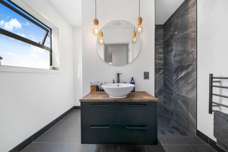 Photo of property in 11 Magnetic Place, Cromwell, 9310