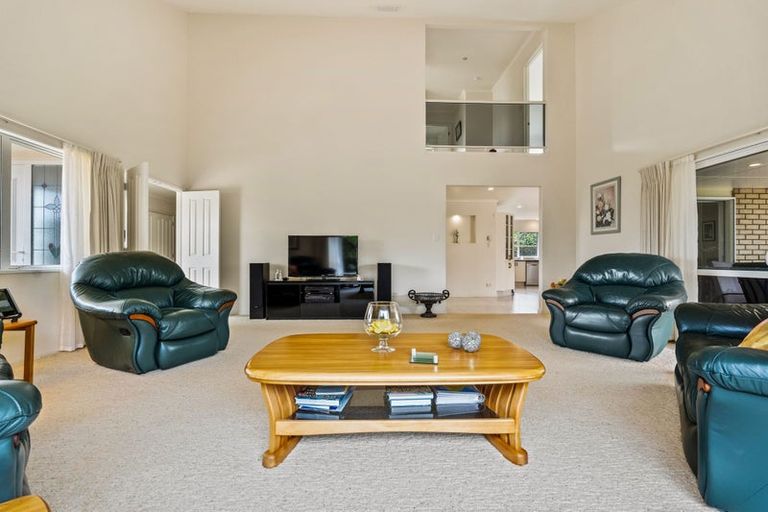 Photo of property in 15 Bermuda Place, One Tree Point, 0118