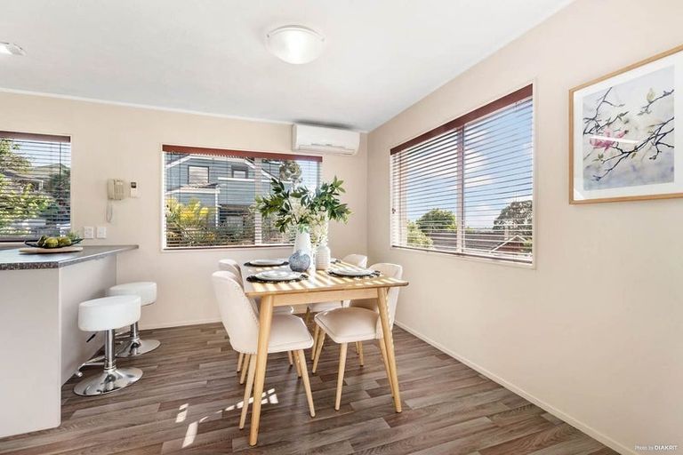 Photo of property in 2/139a Mokoia Road, Birkenhead, Auckland, 0626