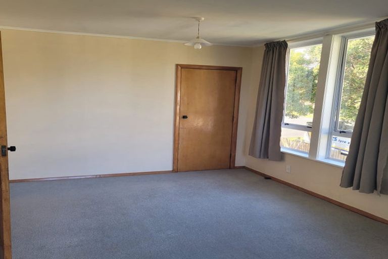Photo of property in 27 Cook Street, Marfell, New Plymouth, 4310