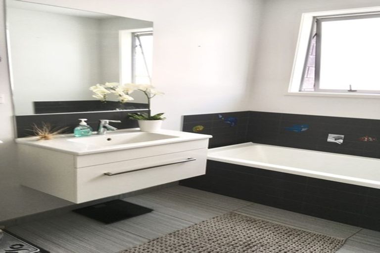 Photo of property in 10 Bryan Gallagher Place, Welcome Bay, Tauranga, 3175