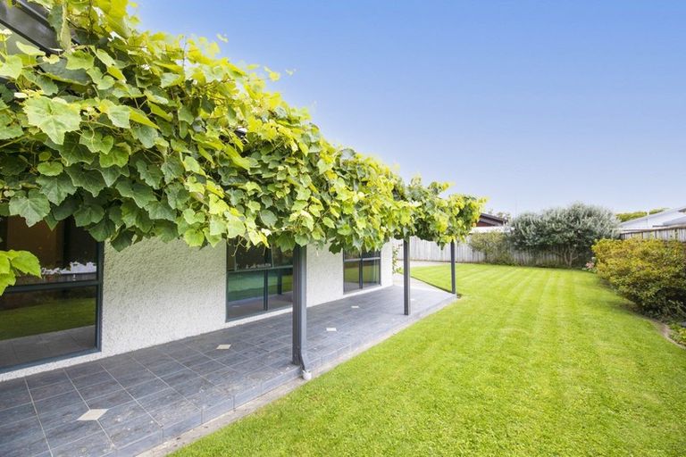 Photo of property in 71 Avenue Road, Greenmeadows, Napier, 4112