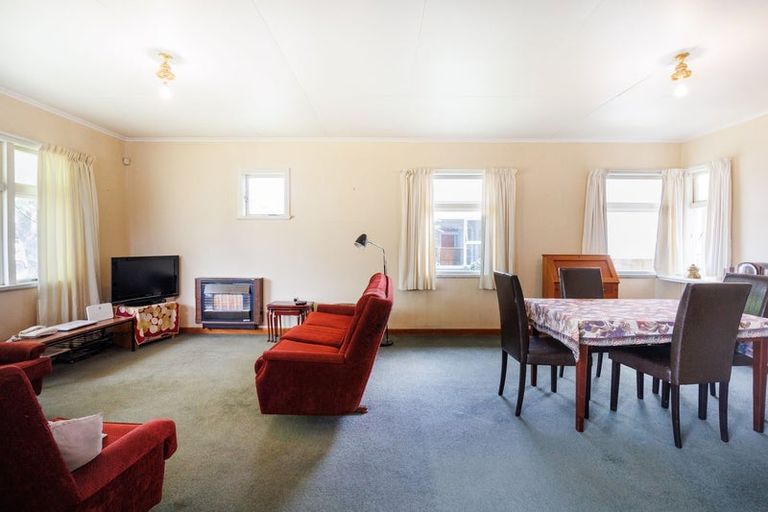 Photo of property in 64 Guy Avenue, Takaro, Palmerston North, 4410