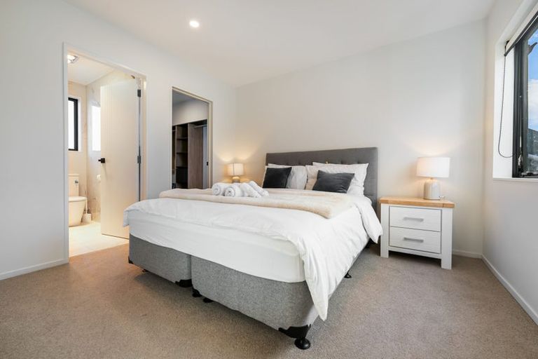 Photo of property in 7c Catalina Crescent, Forrest Hill, Auckland, 0620