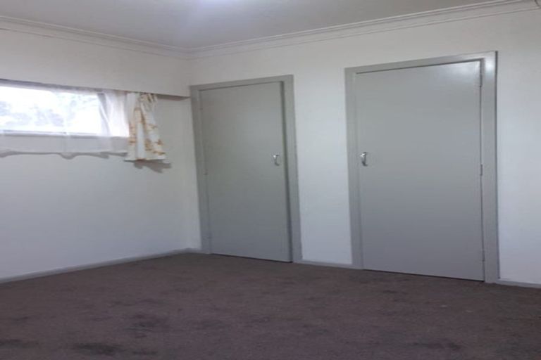 Photo of property in 3a Sutton Crescent, Papatoetoe, Auckland, 2025