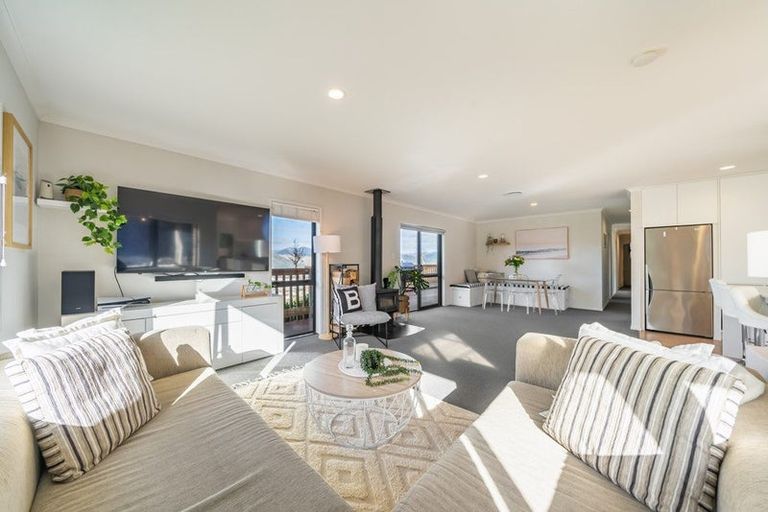 Photo of property in 23 Percy Kinsman Crescent, Riverstone Terraces, Upper Hutt, 5018