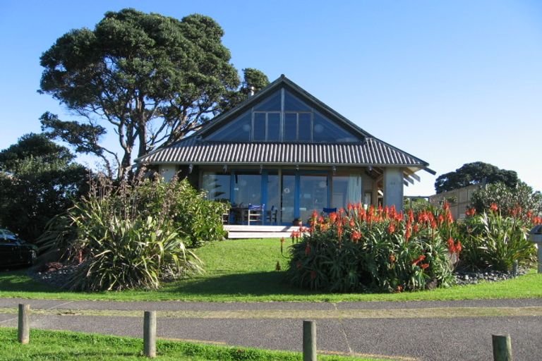 Photo of property in 5 Marine Parade, Orewa, 0931