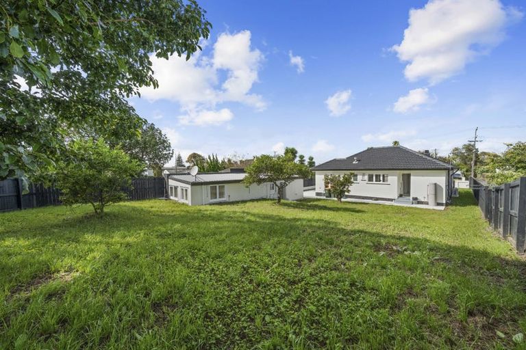 Photo of property in 21 Miller Road, Mangere Bridge, Auckland, 2022