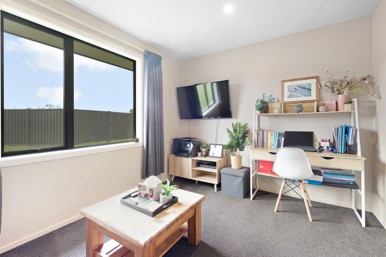 Photo of property in 11 Tui Place, Edendale, Wyndham, 9893