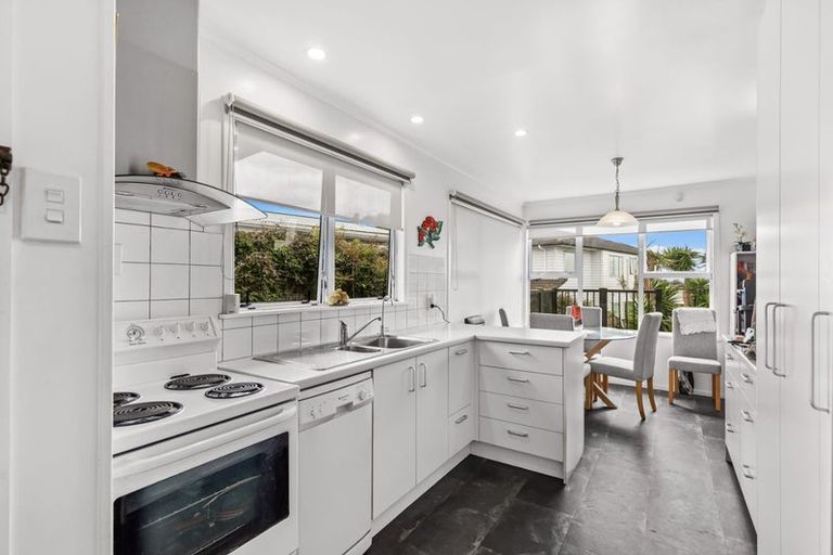 Photo of property in 199 Don Buck Road, Massey, Auckland, 0614