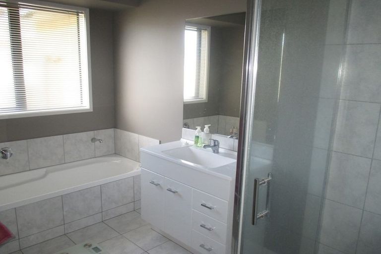 Photo of property in 18 Oldfield Court, Huntington, Hamilton, 3210