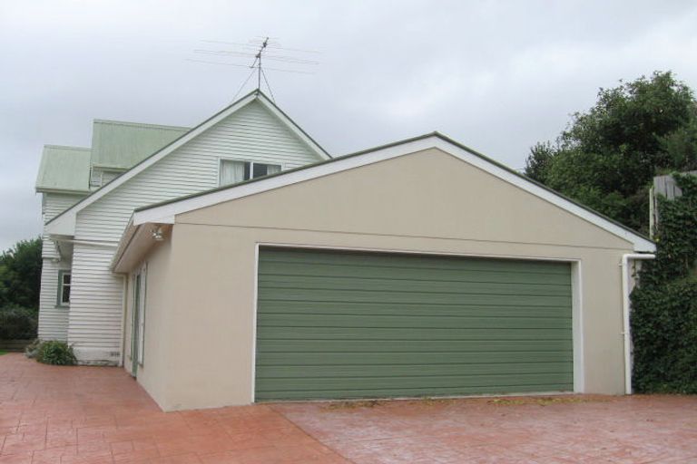 Photo of property in 38 The Drive, Tawa, Wellington, 5028