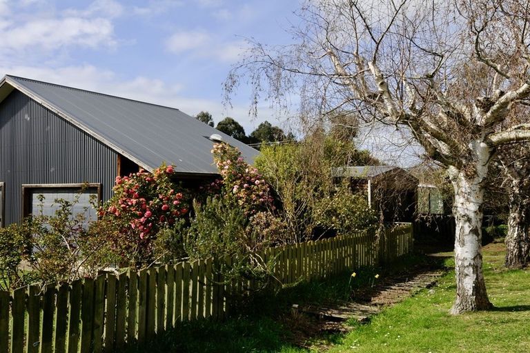 Photo of property in 23 Goodwood Road, Goodwood, Palmerston, 9481