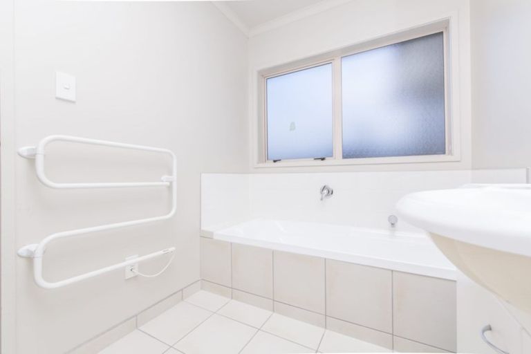 Photo of property in 3 Fitchburg Place, Mangere, Auckland, 2022