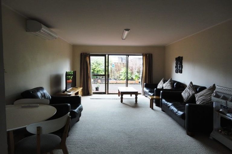 Photo of property in 2/76 Wellington Street, Howick, Auckland, 2014