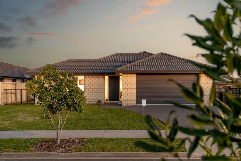 Photo of property in 7 Oka Street, Papamoa Beach, Papamoa, 3118