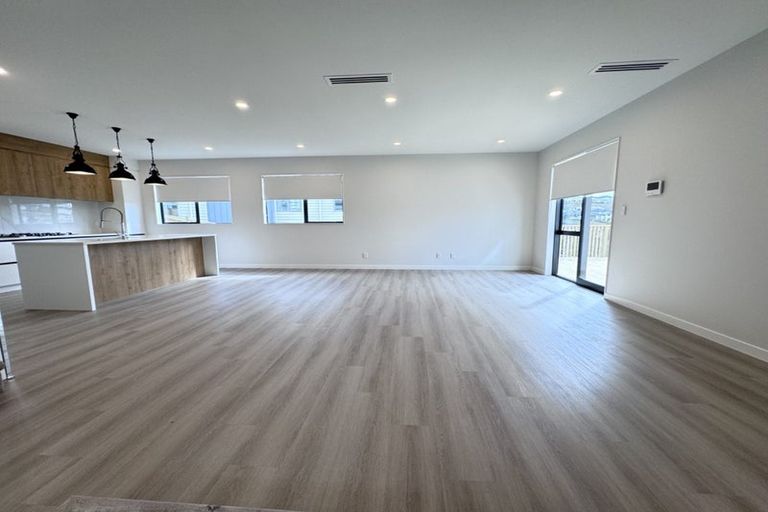 Photo of property in 153 Kowhai Road, Orewa, 0931