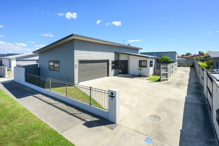 Photo of property in 59 Rosalie Terrace, Kelvin Grove, Palmerston North, 4414