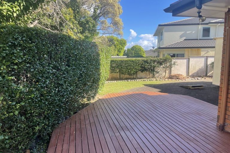 Photo of property in 23 Gillard Place, Eastern Beach, Auckland, 2012