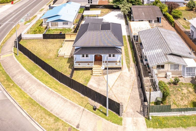 Photo of property in 65 Carlton Avenue, Gonville, Wanganui, 4501