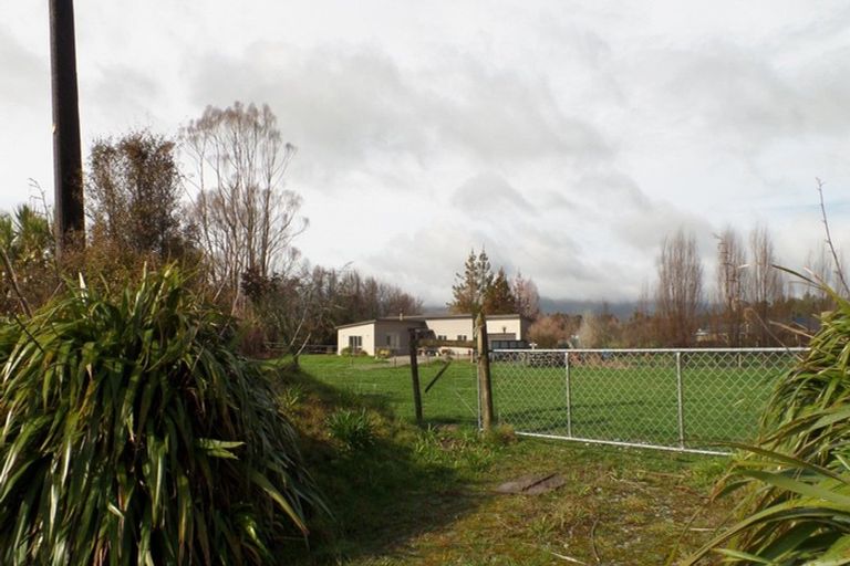 Photo of property in 66 Snodgrass Road, Westport, 7892