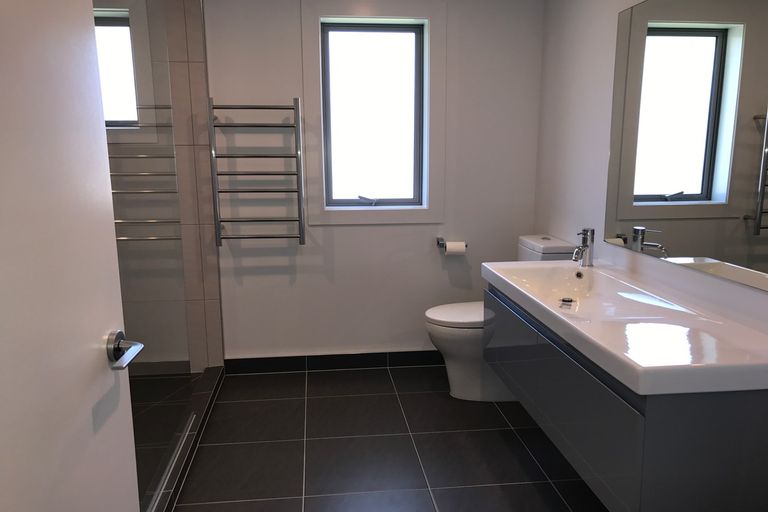 Photo of property in 3 Hector Street, Bradford, Dunedin, 9011