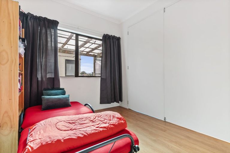 Photo of property in 54 Glennandrew Drive, Half Moon Bay, Auckland, 2012