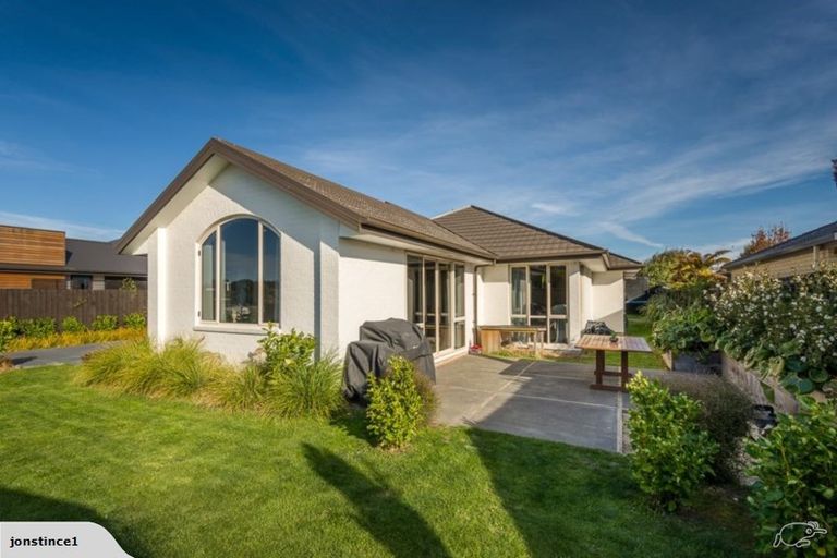 Photo of property in 96 Broadhaven Avenue, Parklands, Christchurch, 8083