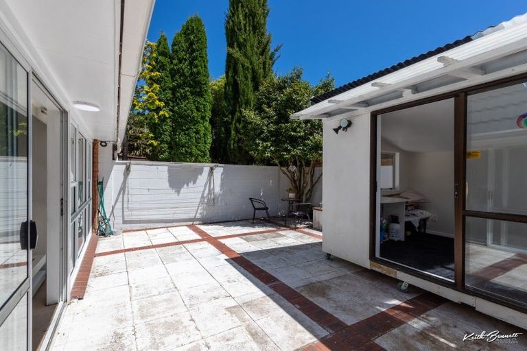 Photo of property in 8b Wai-iti Crescent, Woburn, Lower Hutt, 5010