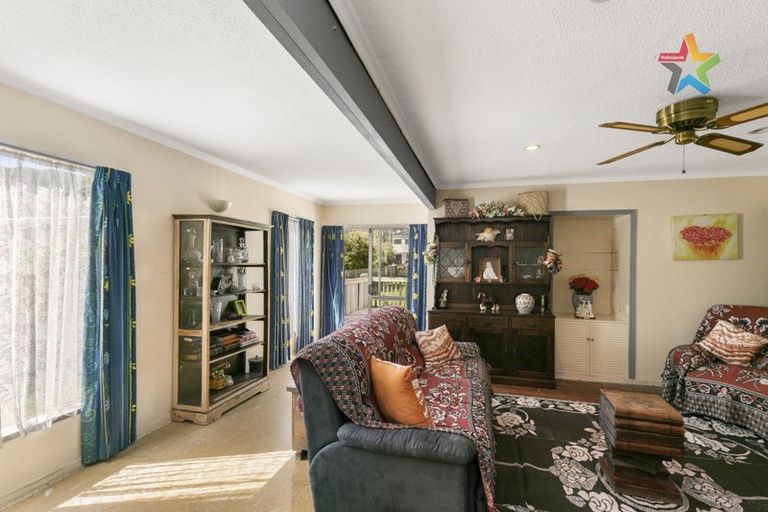 Photo of property in 24 Korau Grove, Stokes Valley, Lower Hutt, 5019