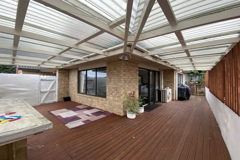 Photo of property in 208 Botany Road, Botany Downs, Auckland, 2010
