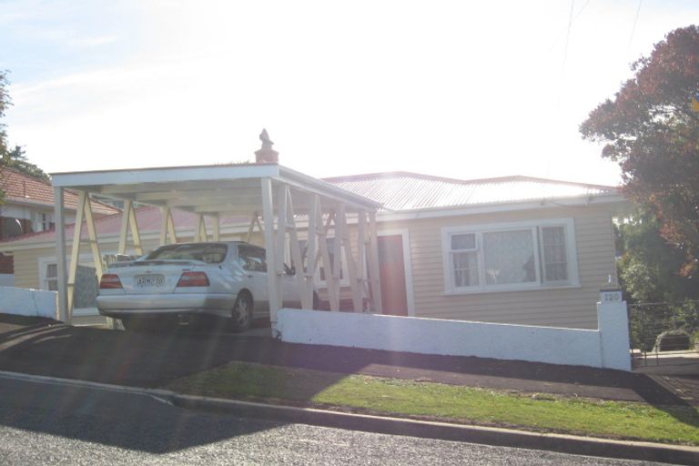 Photo of property in 120 Easther Crescent, Kew, Dunedin, 9012