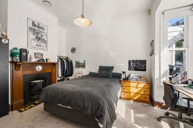 Photo of property in 129 Grant Road, Thorndon, Wellington, 6011