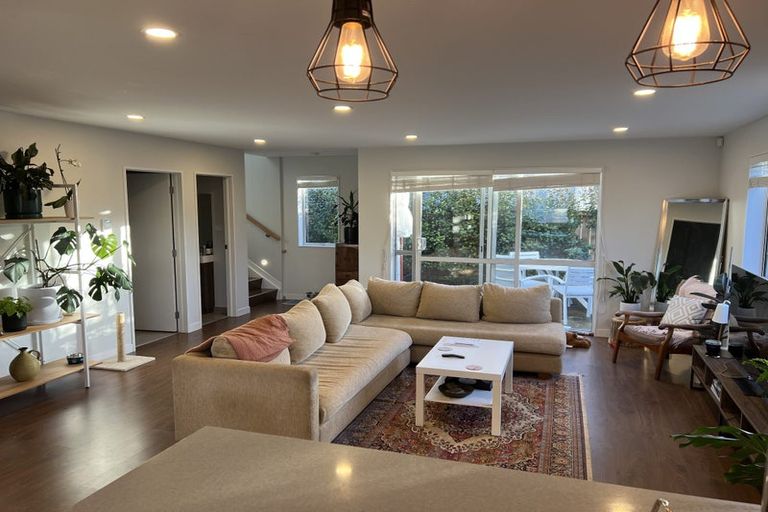 Photo of property in 25 Waterloo Road, Milford, Auckland, 0620