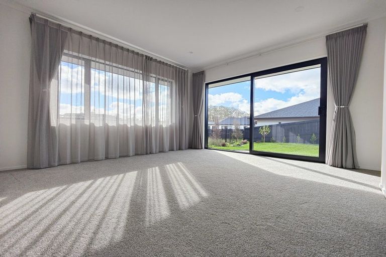 Photo of property in 26 Milldale Drive, Wainui, 0932